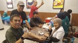 Ketua PMI Kota Makassar Syamsu Risal Hadiri Donor Darah