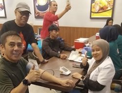 Uniknya PMI Makassar, Gelar Donor Darah Di Waroeng Steak & Shake Boulevard