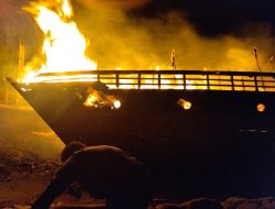 Dua Kapal Sandar di Jeneponto Diduga Dibakar OTK