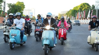 Kepala BKN dan Wali Kota Makassar Riding Vespa-Tanam Tebuya di CPI