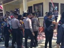 Aksi Spontan Anggotanya Depan Para Unjuk Rasa, Kasat Reskrim Jeneponto Minta Maaf