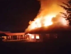 Massa Aksi Brutal Bakar 7 Gedung Kantor Pemerintah Puncak Papua